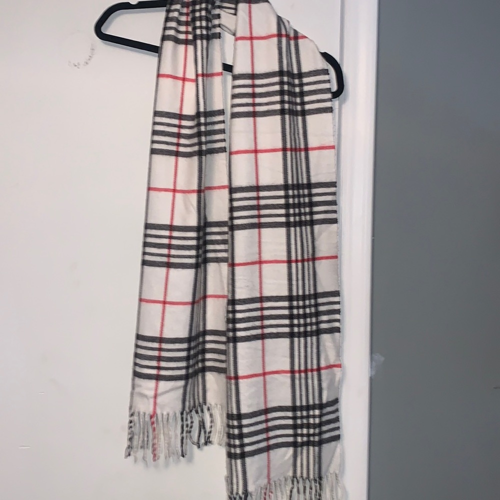 Black and white plaid scarf